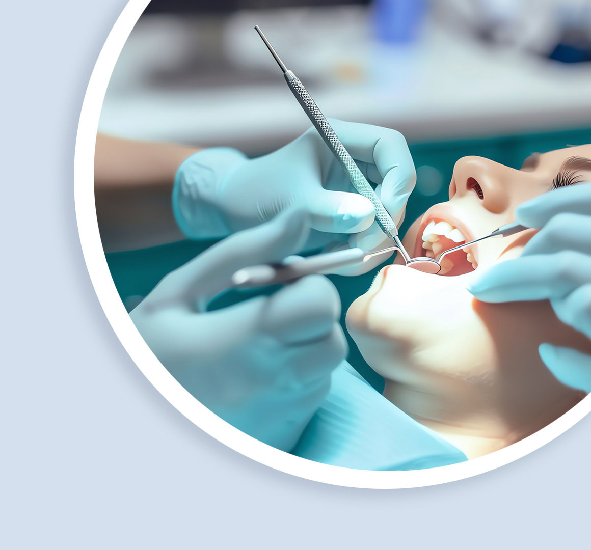 paciente con dentista haciendo tratamiento