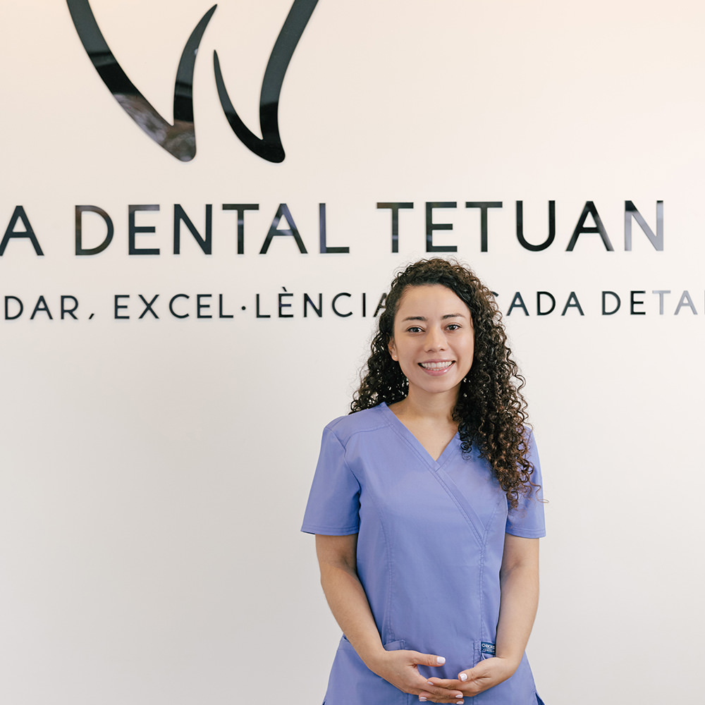 DAYANA BRAVO - CLINICA DENTAL TETUAN BARCELONA
